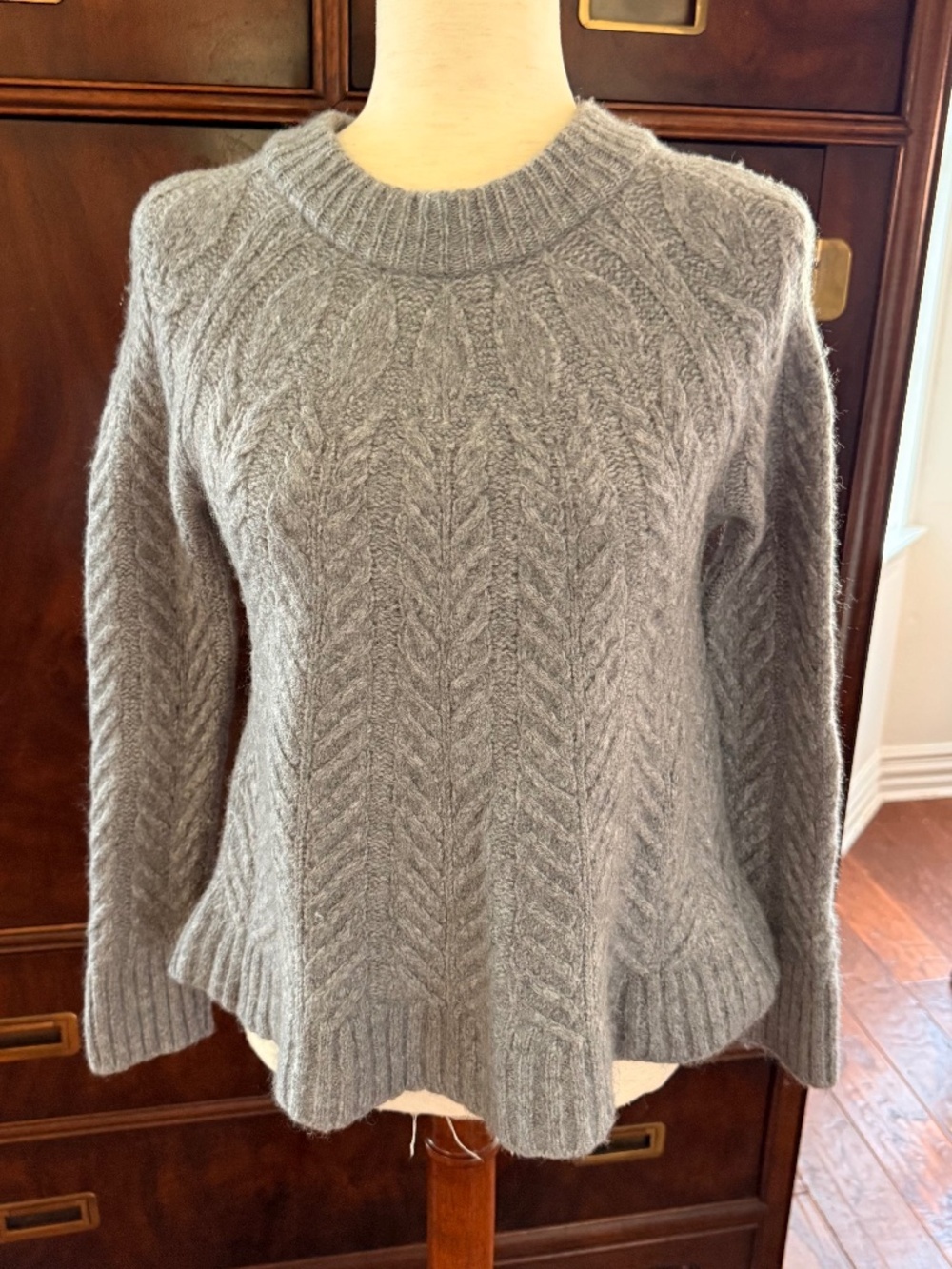 Tuckernuck Peacock Gray Wool Cable Knit Crewneck Sweater | L